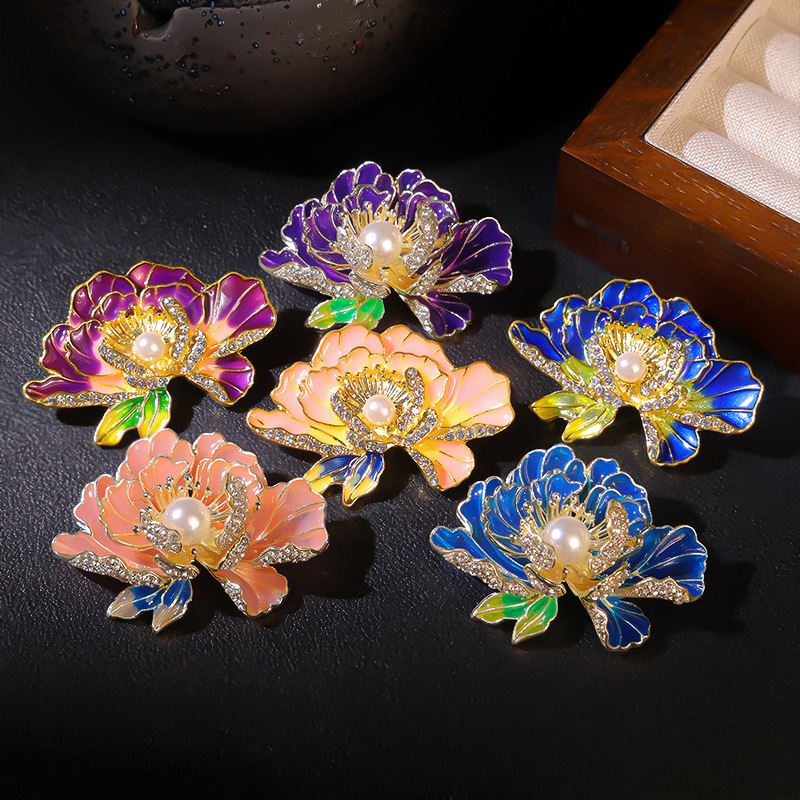 Classical National Style New Chinese Peony Brooch, Creative High-End Feeling, Butterfly Brooch, Enamel Clothing Accessories